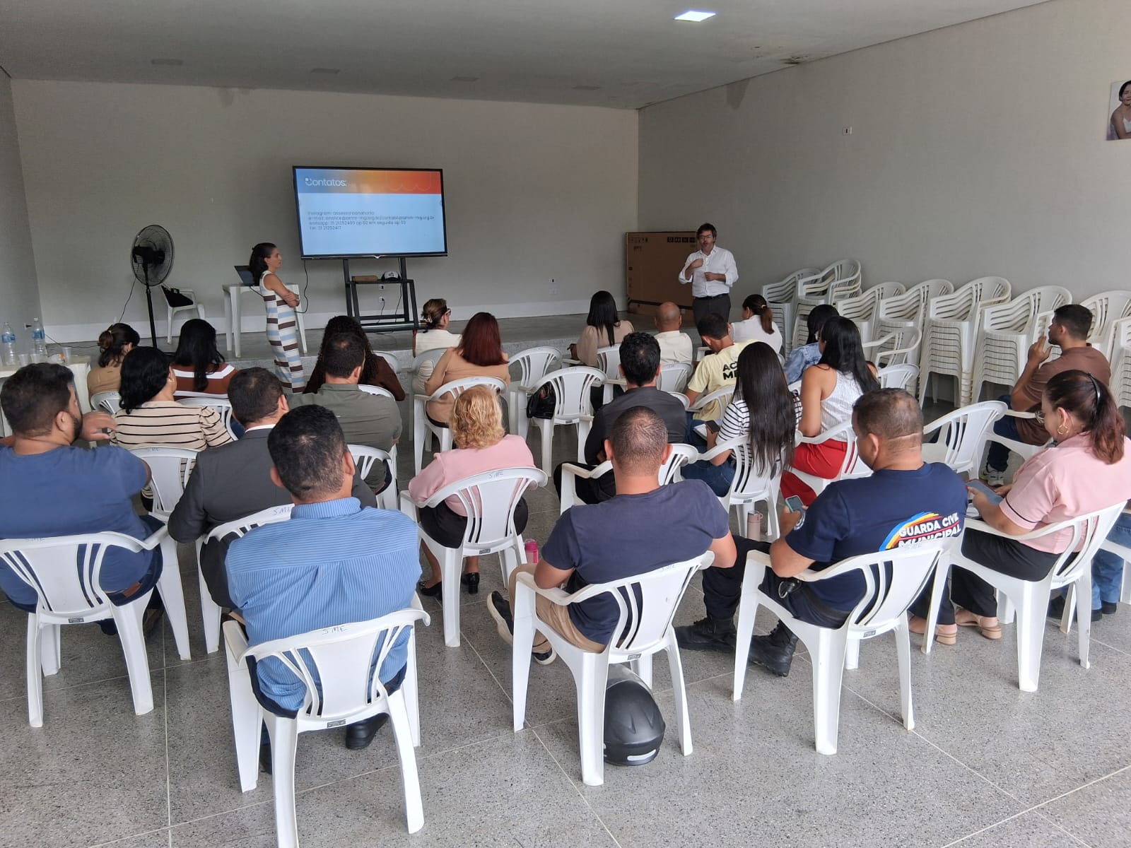 O controlador Henrique Quites fez palestra aos gestores da prefeitura de Pedras de Maria da Cruz - foto: João Cerqueira